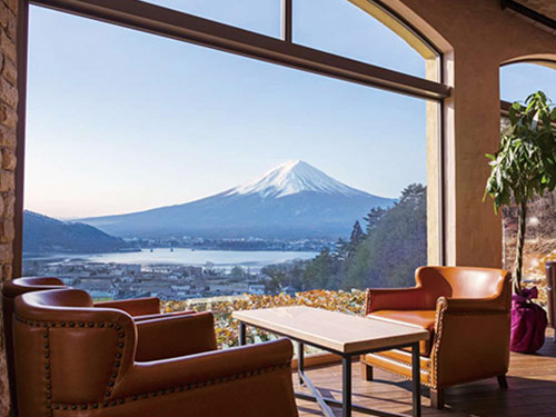 【春夏を楽しむなら富士河口湖がおすすめ！】女性に人気のリゾートホテル！！ ２４年上期 山梨へ行こう！ ラビスタツイン 洋食コース料理