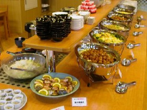 ホテルルートイン大曲駅前 観光に ビジネスに 大曲にステイ 秋田県への旅 ｋｎｔ年間 ツイン 無料朝食付 喫煙可 朝食付 近畿日本ツーリスト