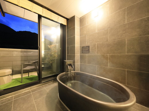 津和野唯一の天然温泉でごゆっくり♪旬の食材を活かし、地産地消にこだわった基本会席をご用意！ ２５年下期行こうよ島根（ＫＮＴ半期） 半露天風呂付別館和洋室 会席