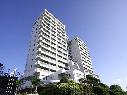 コンドミニアム型リゾートホテル♪ 沖縄への旅（ＫＮＴ年間） 和洋室 （２〜５名）